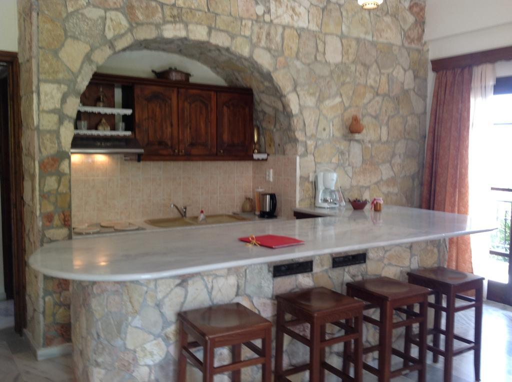Villa Petra Kalamaki  Extérieur photo